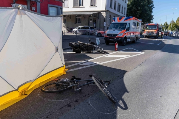 Tragischer Unfall in der Bahnhofstraße: Velofahrer stirbt trotz sofortiger Hilfe