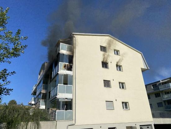 Brand einem Mehrfamilienhaus in Châtel-St-Denis