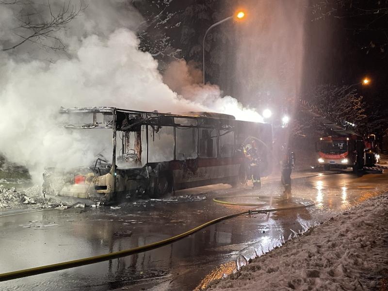 Linienbus brennt aus