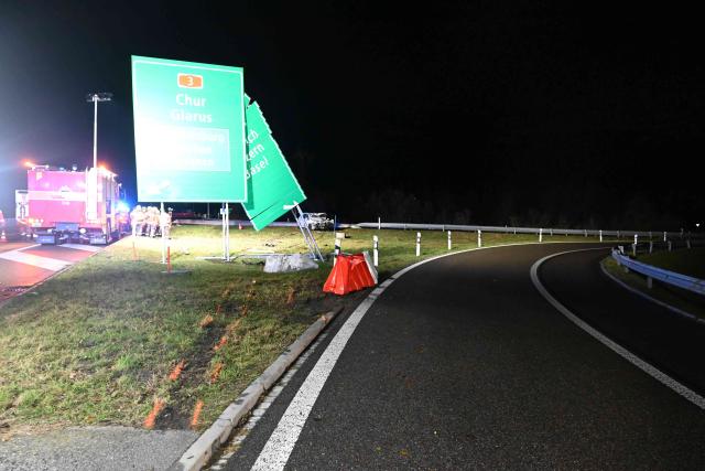 Autounfall auf A15 Autobahn: Sachschaden und verletzter Fahrer