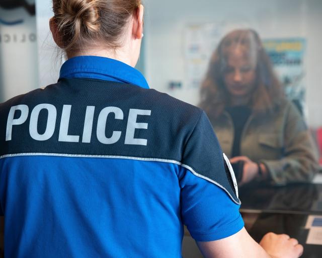 Die Kantonspolizei schliesst und reorganisiert vorübergehend einige Posten der bürgernahen Polizei